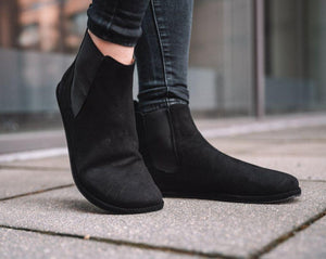 Hoida mokkanahkaisia paljasjalkakenkiäsi (nupukkinahka) 