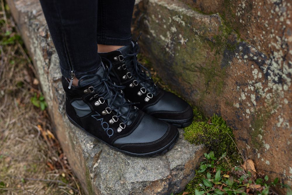 Hiqe mustan vedenpitävä