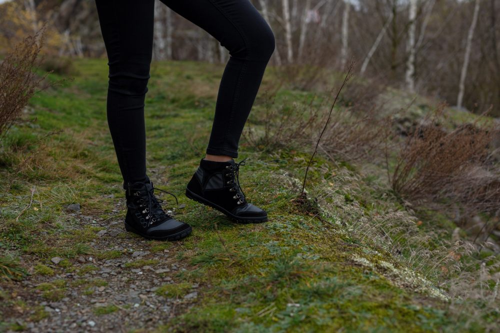 Hiqe mustan vedenpitävä