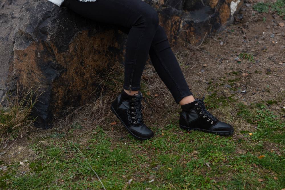 Hiqe mustan vedenpitävä