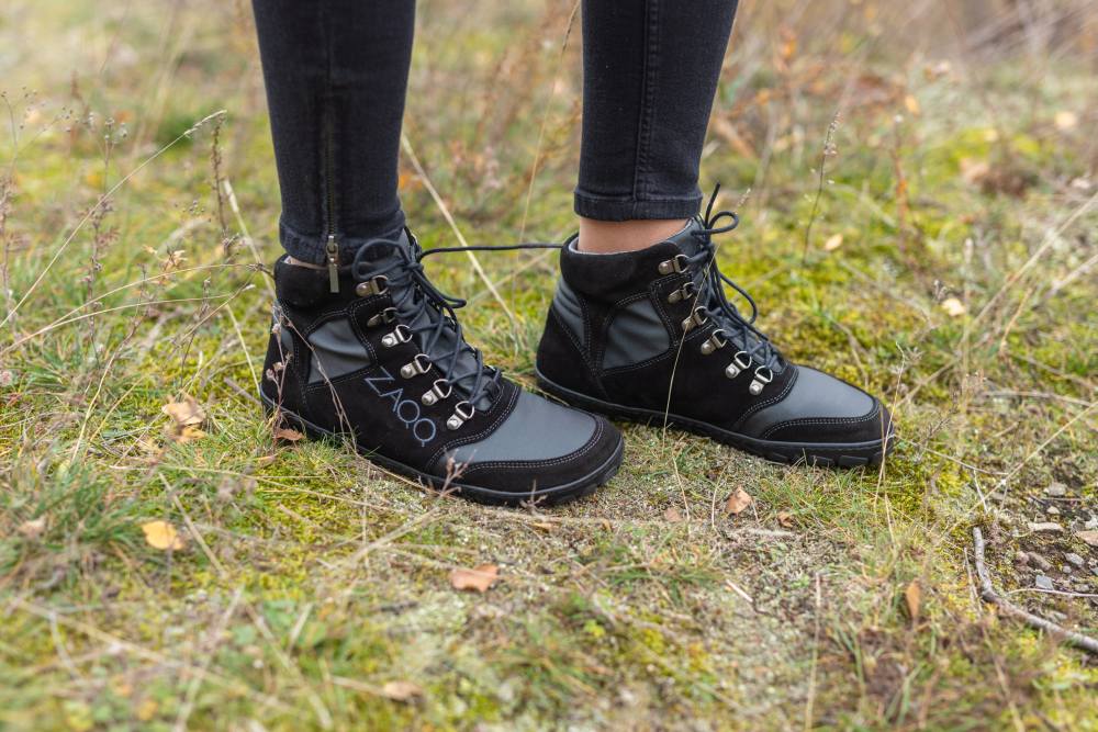 Hiqe mustan vedenpitävä