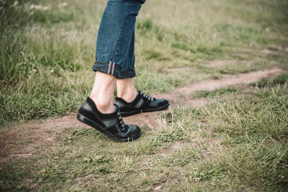 Hiqe matala musta vedenpitävä