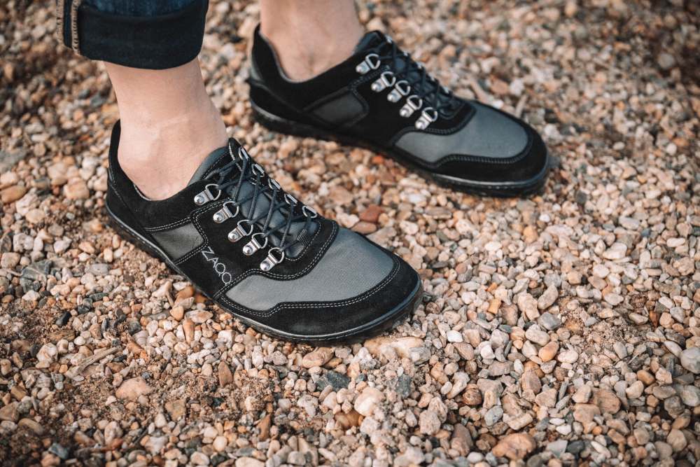 Hiqe matala musta vedenpitävä