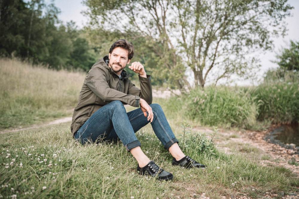 Hiqe matala musta vedenpitävä