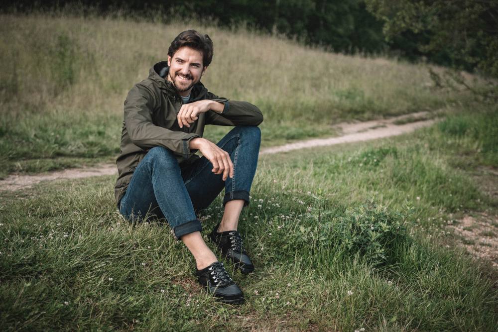 Hiqe matala musta vedenpitävä